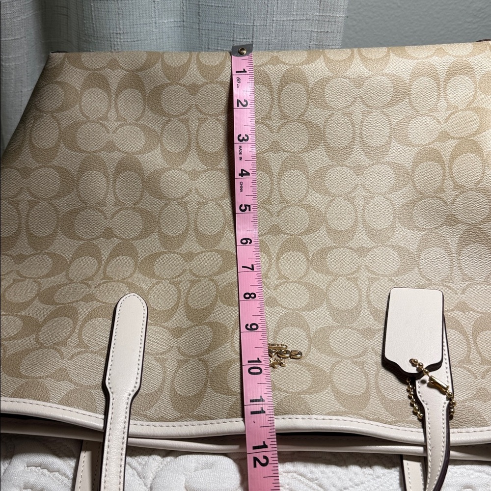 Coach City Tote - Picture 12 of 12